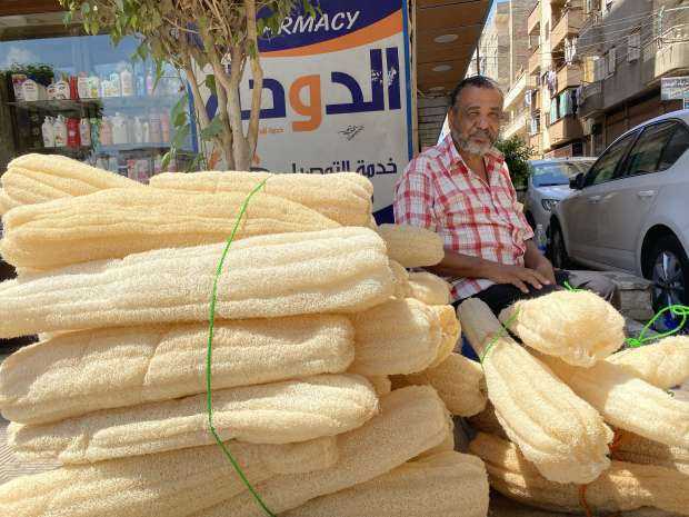 «عبدالمحسن» 50 عاماً فى بيع اللوف: الخشن أفضل