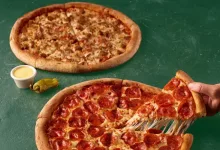 1 252 - عرض بيتزا لا يُقاوم من بابا جونز السعودية: اشتري واحدة واحصل على الثانية مجانًا طوال أسبوع الميجا